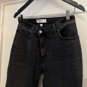 Abercrombie High Rise 90s Relaxed Jean